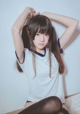 恐龙星的比基尼女孩_HD迅雷电影在线